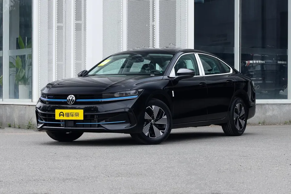 Volkswagen Magotan PHEV — пример автомобиля с китайского рынка; комплектация выбранного объявления может отличаться
