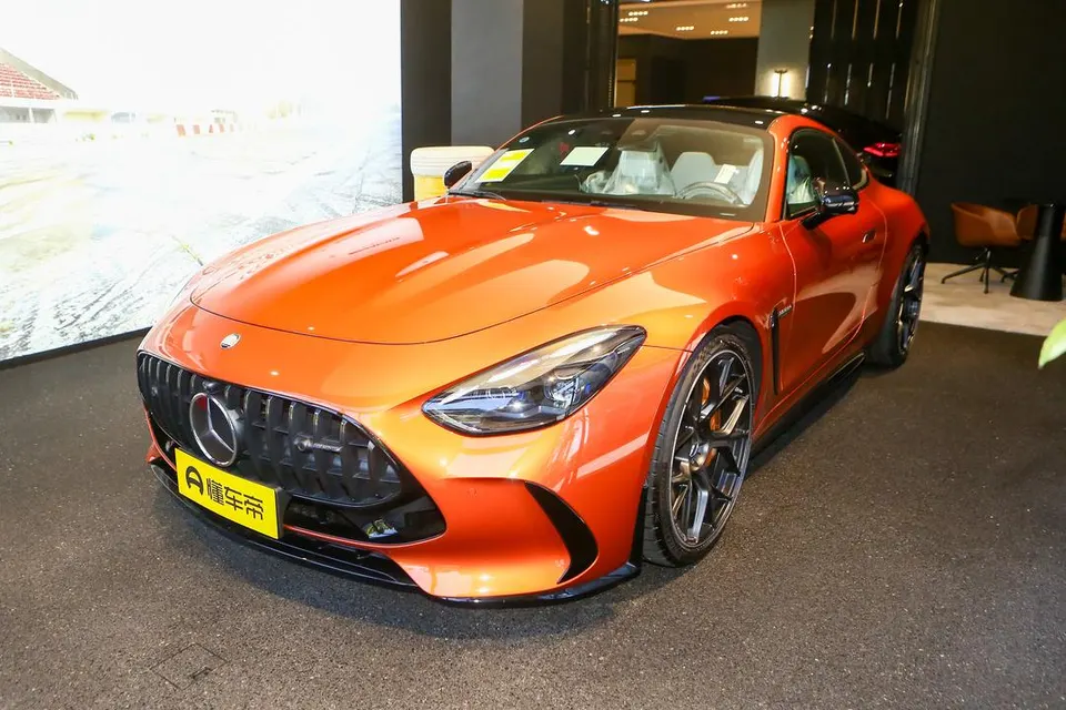 Mercedes-Benz AMG GT PHEV — пример автомобиля с китайского рынка; комплектация выбранного объявления может отличаться