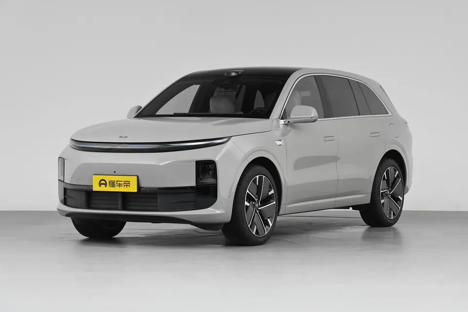 Li Auto L6 — пример автомобиля с китайского рынка; комплектация выбранного объявления может отличаться