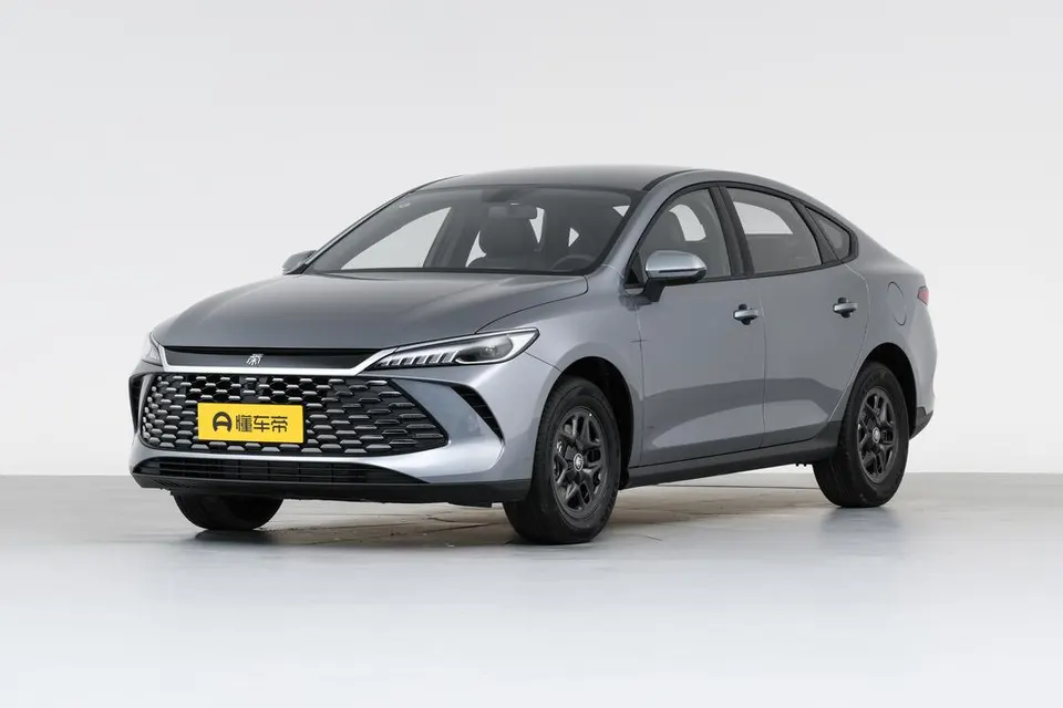 BYD Qin PLUS DM — пример автомобиля с китайского рынка; комплектация выбранного объявления может отличаться