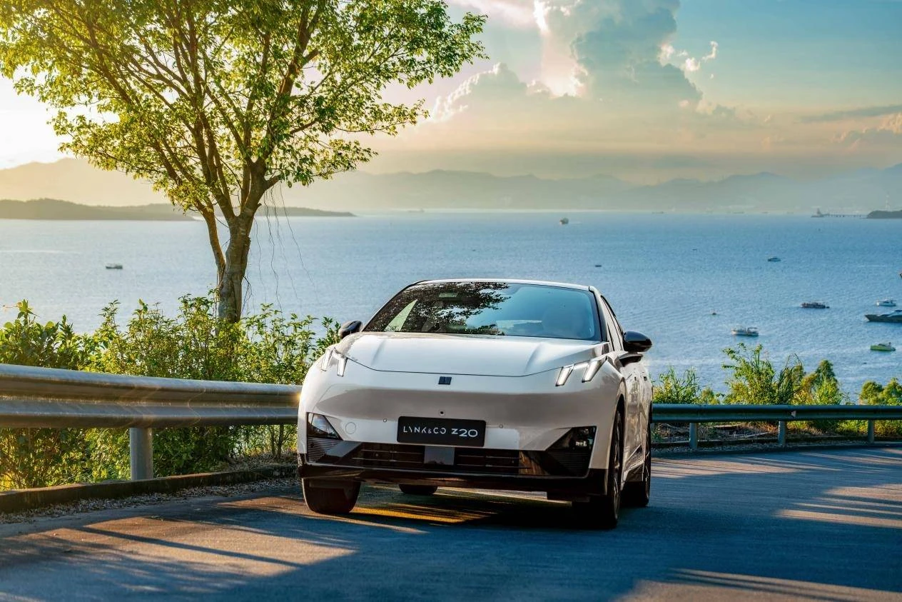 Lynk & Co Z20