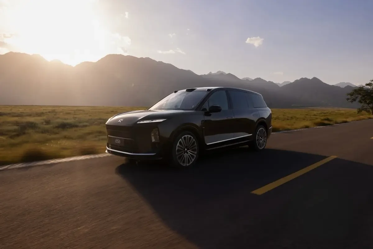 NIO ES8