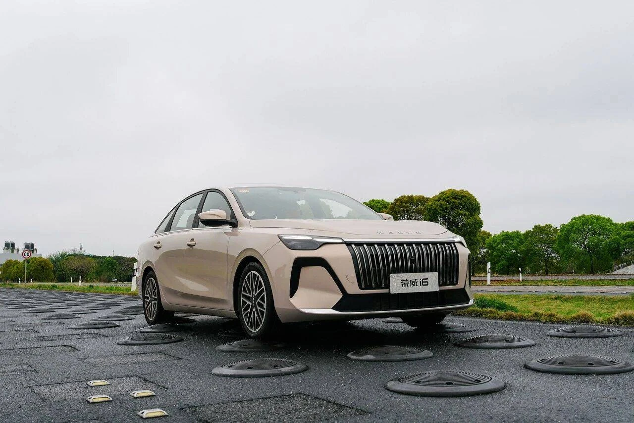 Roewe i6