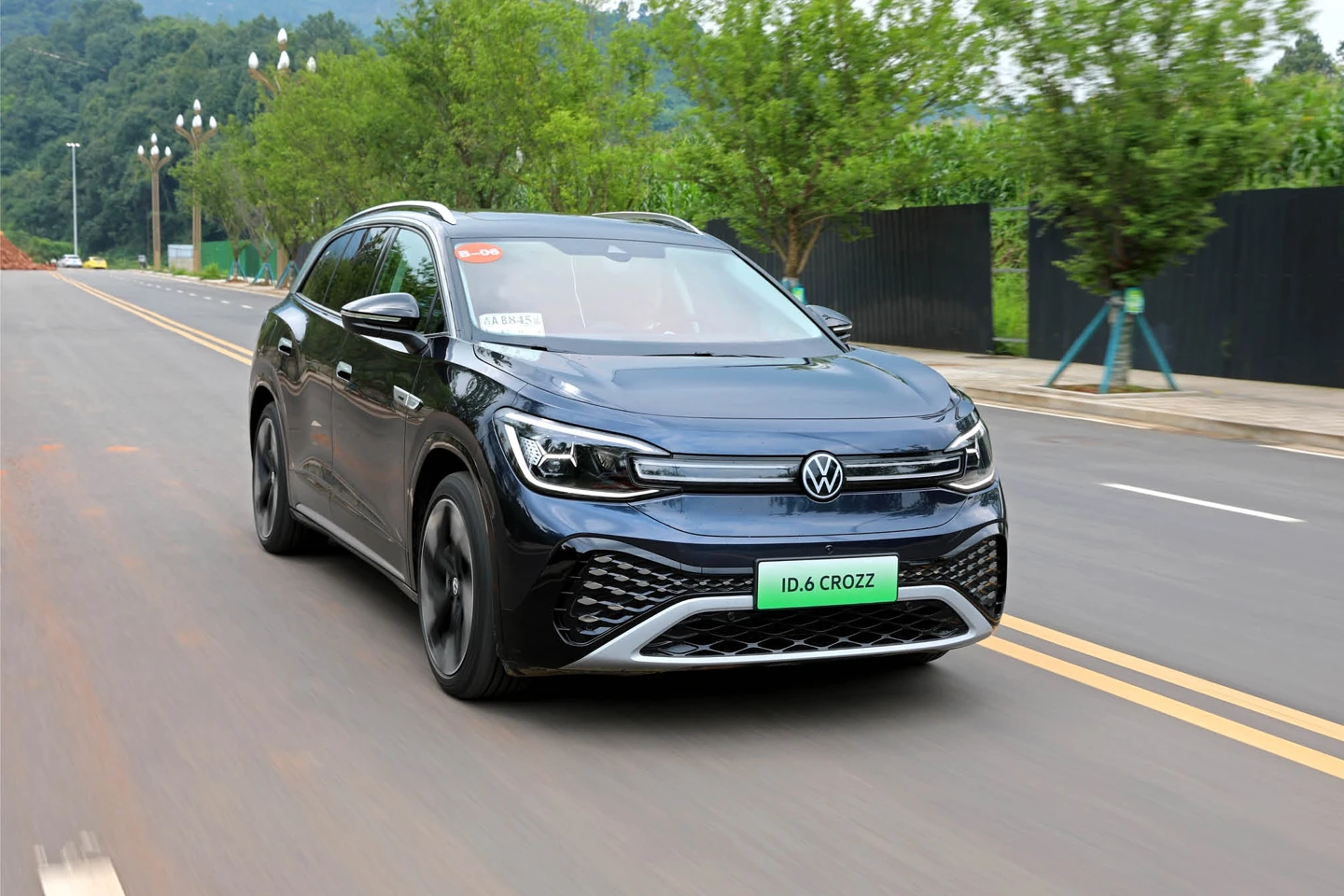 Volkswagen ID.6 CROZZ