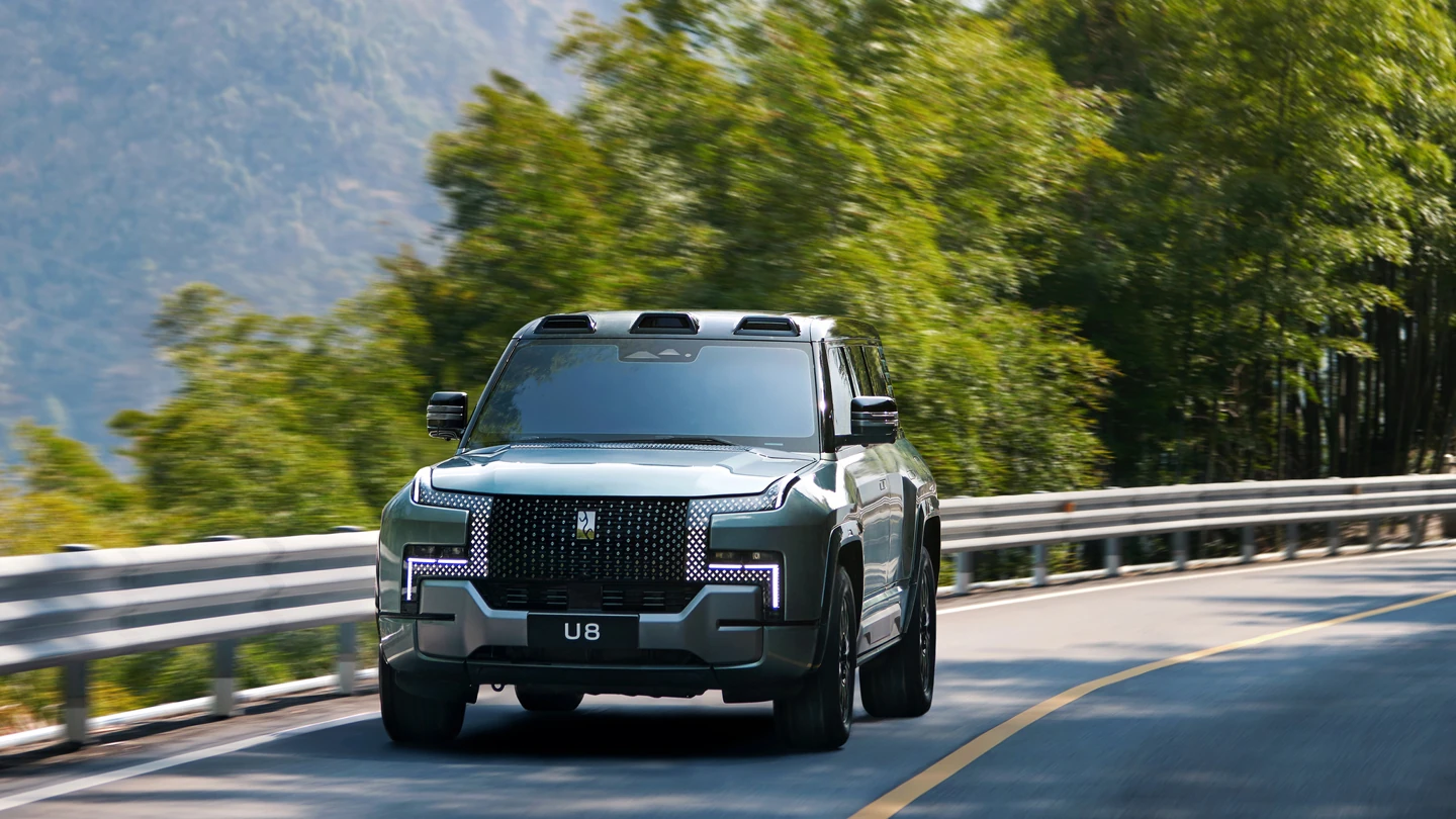 Yangwang U8